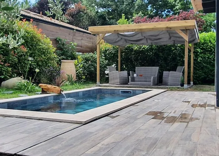 Vakantiehuis Small House With Pool *