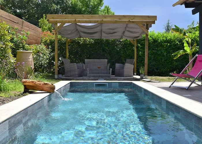 Vakantiehuis Small House With Pool *